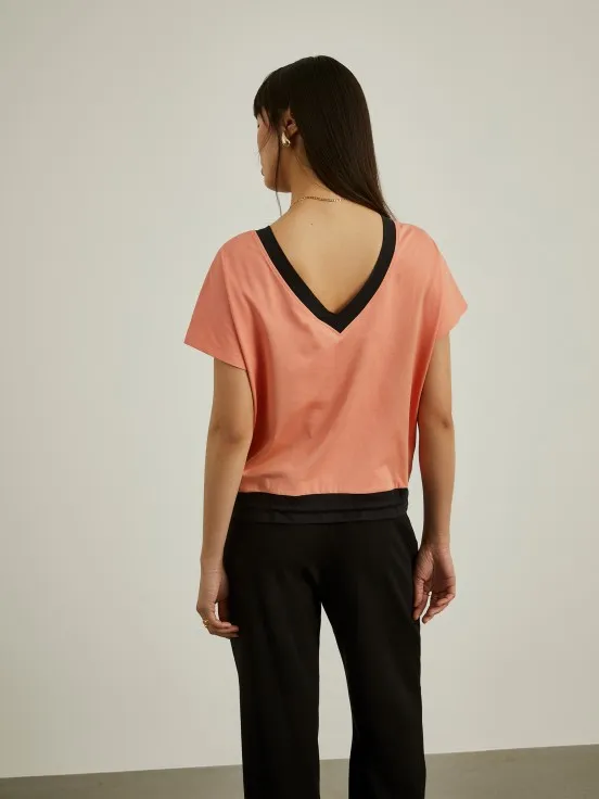 Color block t-shirt with adjustable waist