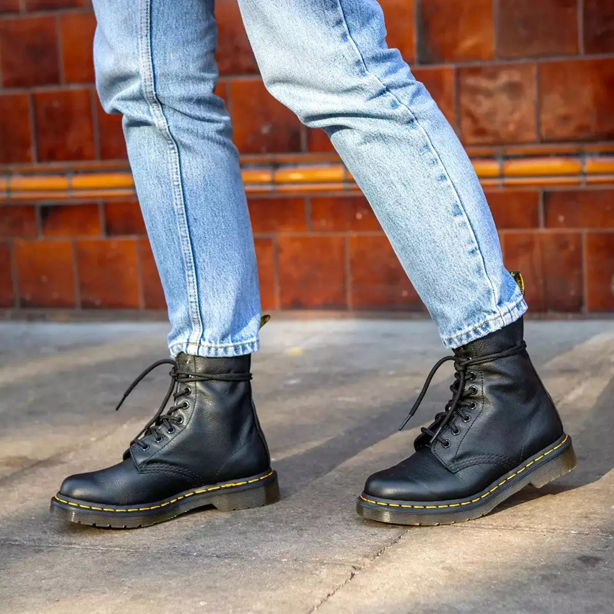      Dr Martens Pascal Boot Black 1460