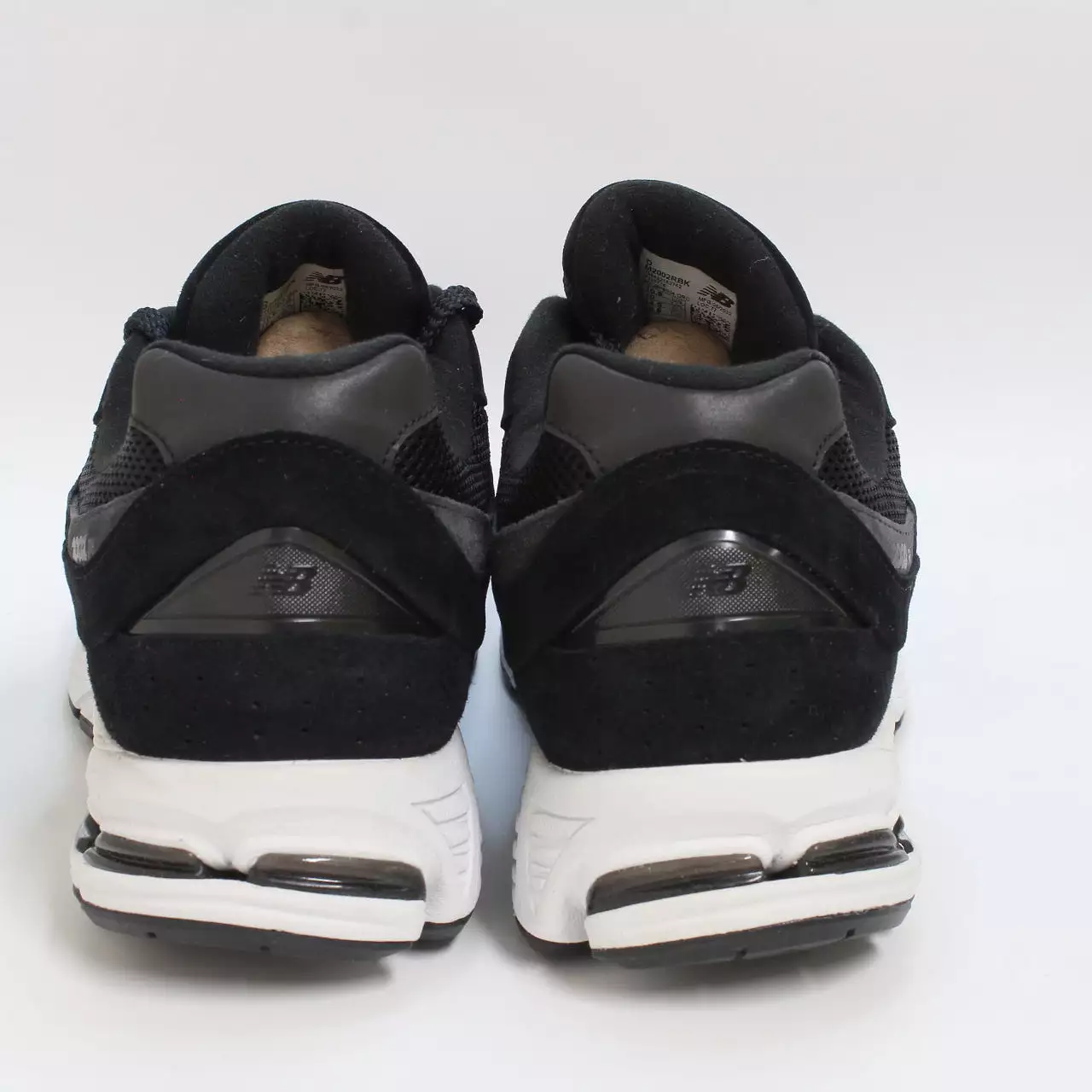 New Balance 2002 Black White Trainers