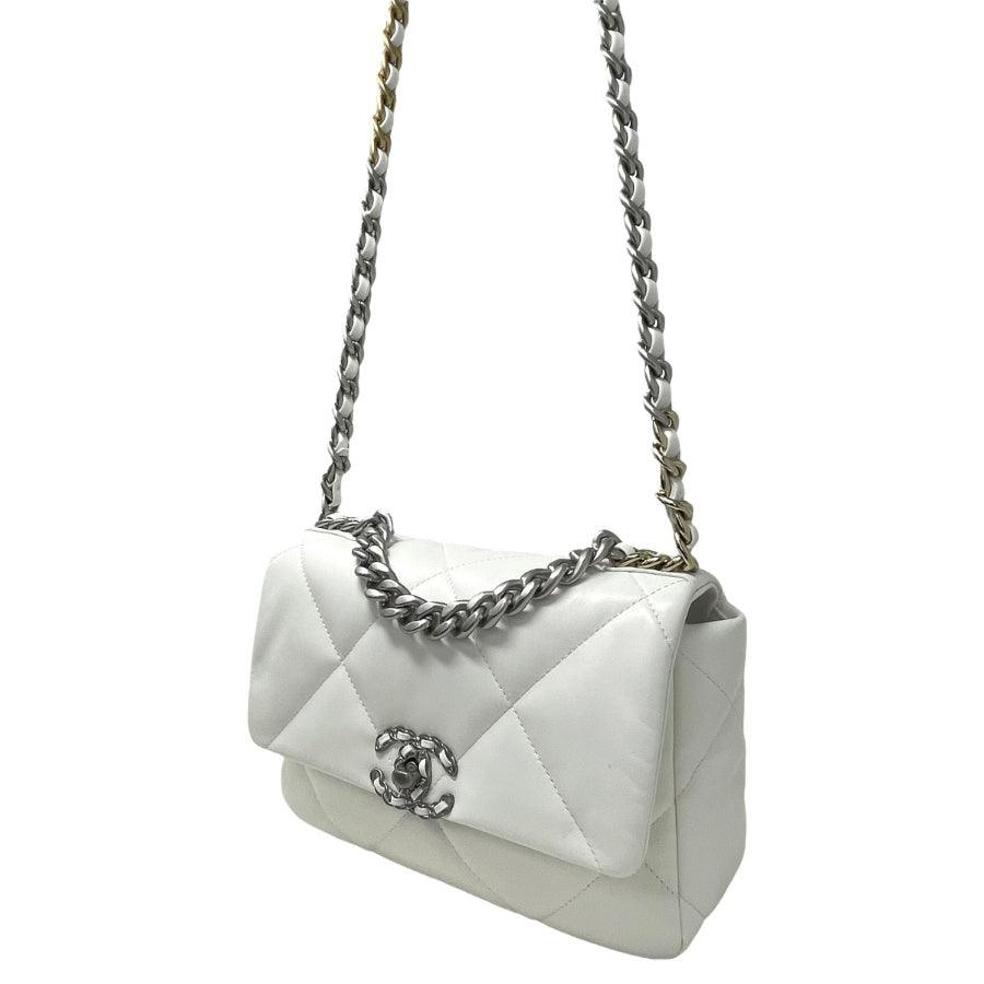 NEW Chanel White Small 22S Flap/Crossbody Shoulder Bag