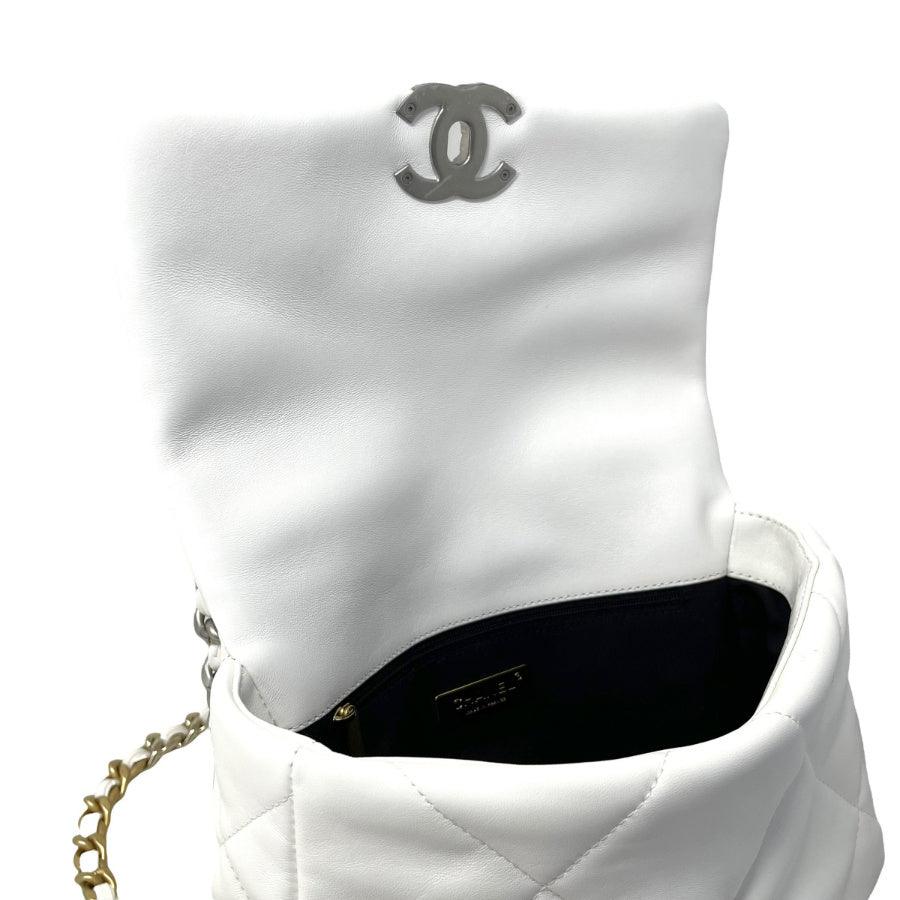 NEW Chanel White Small 22S Flap/Crossbody Shoulder Bag