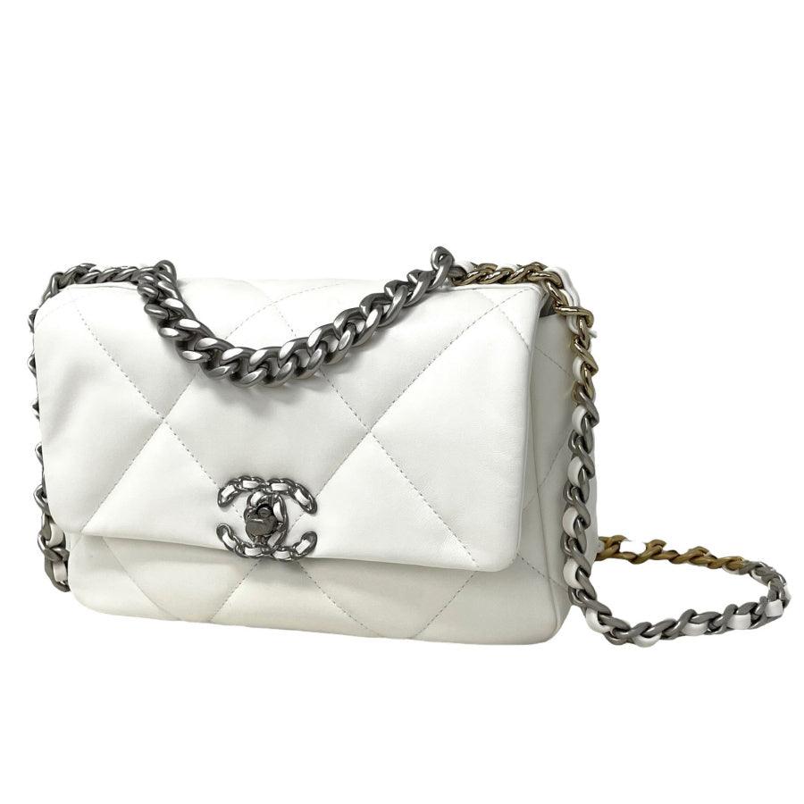 NEW Chanel White Small 22S Flap/Crossbody Shoulder Bag