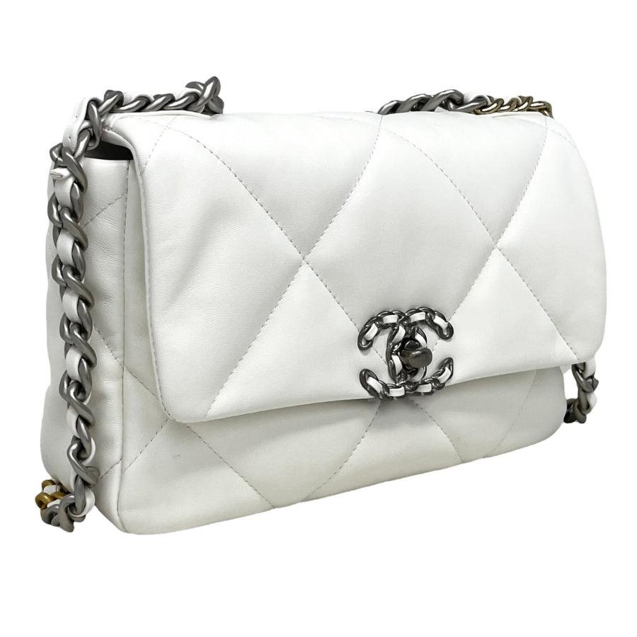 NEW Chanel White Small 22S Flap/Crossbody Shoulder Bag