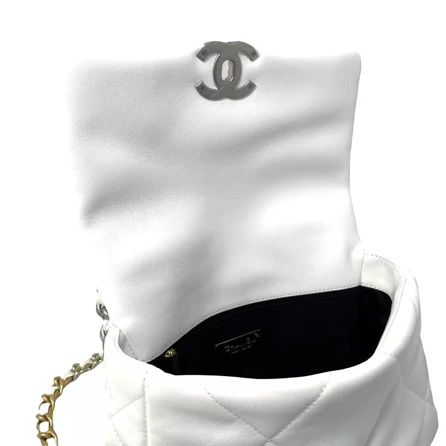 NEW Chanel White Small 22S Flap/Crossbody Shoulder Bag