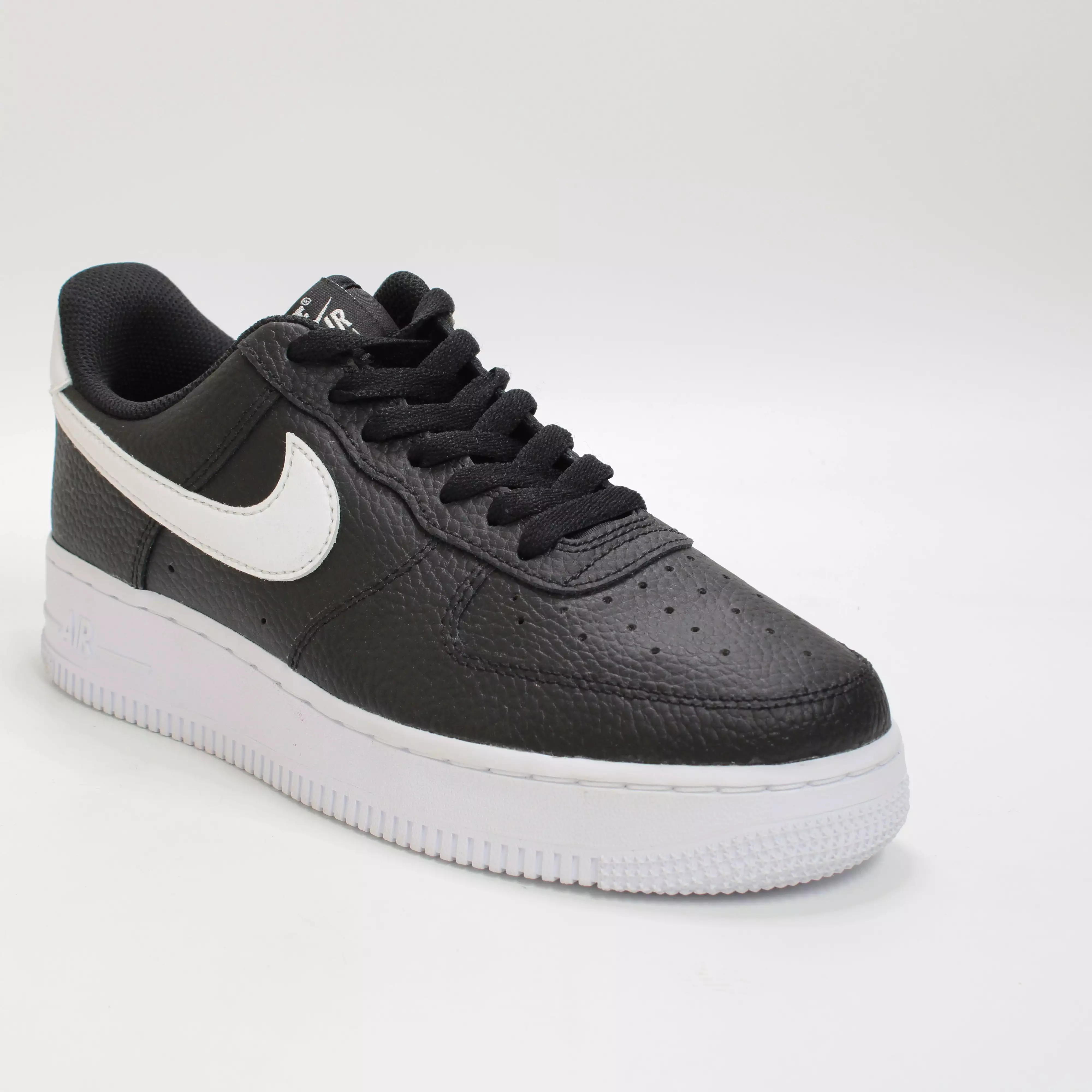 Nike Air Force 1 07 Black White Trainers