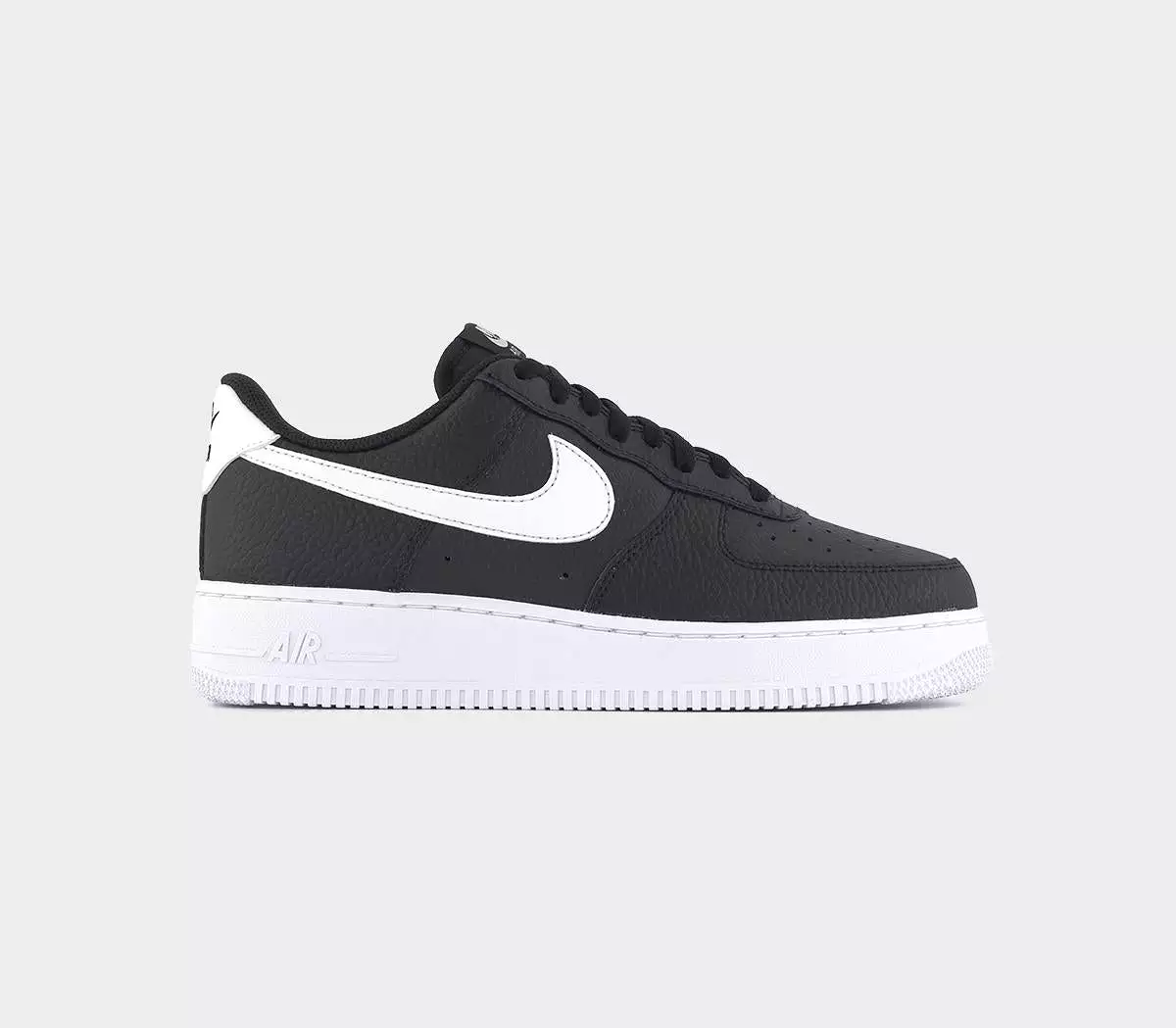 Nike Air Force 1 07 Black White Trainers