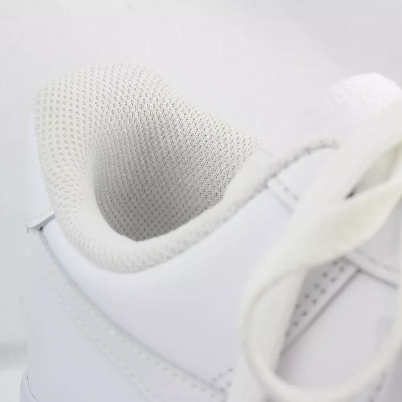 Nike Air Force 1 07 White Trainers